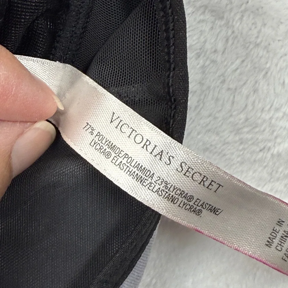 Victoria's Secret VSX Sport Bra Front Zip Padded Geo Print Activewear‎ 34D